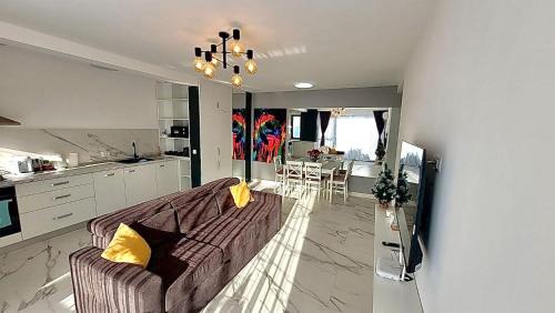 Satu Mare Apartment | Magic Mirror