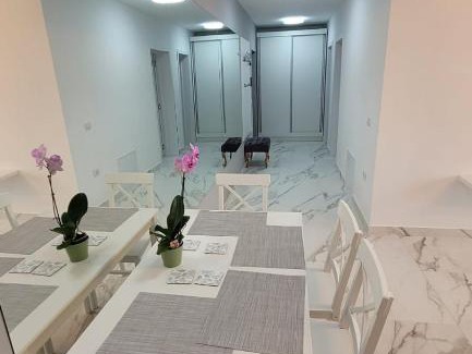 Satu Mare Apartment | Magic Mirror