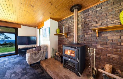 Smiths Lake House | Magic Mountain at Smiths Lake