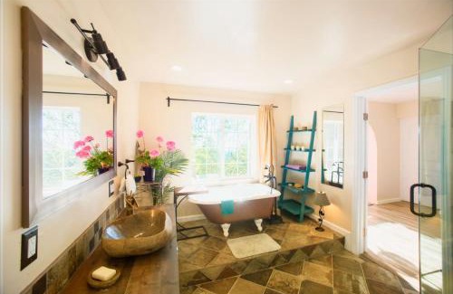 Piedmont Pines House | Magical Bay View in Oakland Hills