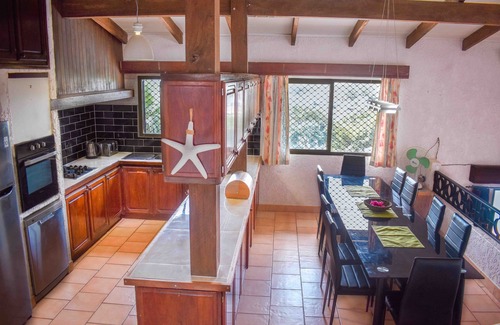 Port Vila House | Magical ocean views 4 bedroom holiday home