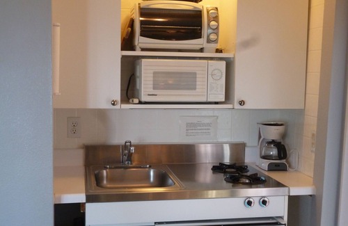 Lacey Cottage | Magical Puget Sound Beachfront Cottage -Panoramic View +Kayaks, Hiking, Birds!