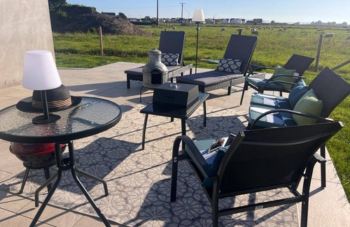 Limavady Cottage | Magilligan - Cottage - Sleeps 6 - Parking - Garden