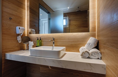 Neromilos Hotel | Magique Bleu Suites