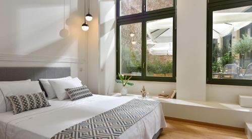 Thissio Villa | Magnificent Athens Villa 1 Bedroom Villa Aizen Garden View Ground Floor Platia Agion Asomaton