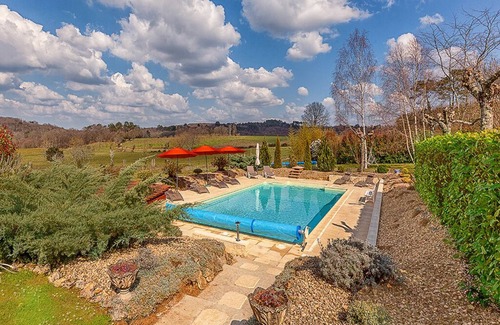 Meyrals Villa | Magnificent Independent Villa100 m2 Hot tub Heated pool Gym Gardens, Dordogne