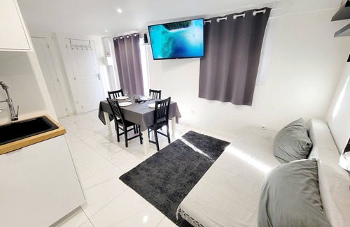 Juvignac House | Magnificent maisonnette with private pool, 25min from beaches, 5 minutes from Montpellier