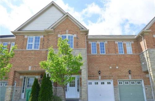 Churchill Meadows House | Magnificent Townhouse