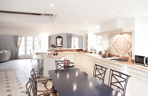 Les Restanques Villa | Magnificent VILLA IN PEACE in GRIMAUD, swimming pool, bowling alley: St Tropez, Ste Maxime