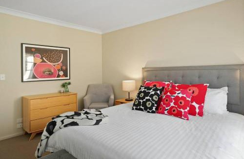 Bowral House | Magnolia Cottage - Your private Bowral getaway!