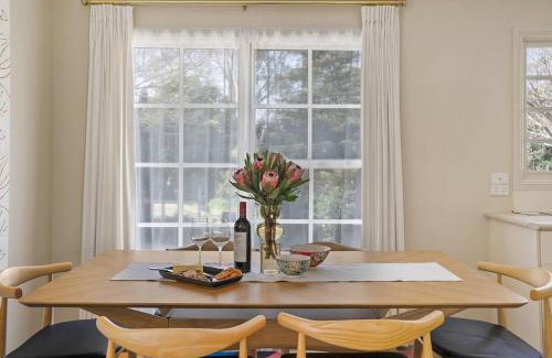 Bowral House | Magnolia Cottage - Your private Bowral getaway!