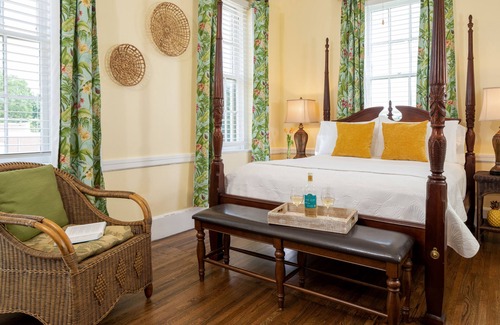 Humboldt Bed & Breakfast | Magnolia Manor and Chapel