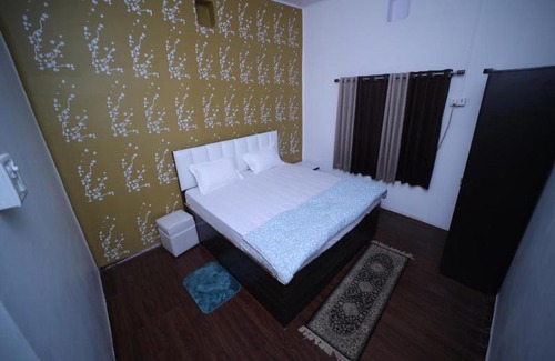 Varanasi Nagar Nigam Hotel | Magpie Paying Guest House