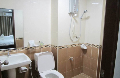 Pho Sadet Hotel | Maharaj Grand