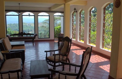 Tennekumbura Hotel | Mahaweli Regent Hotel