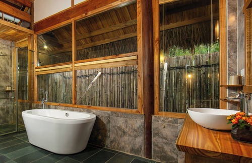 Mai Chau Hotel | Mai Chau Hideaway Lake Resort