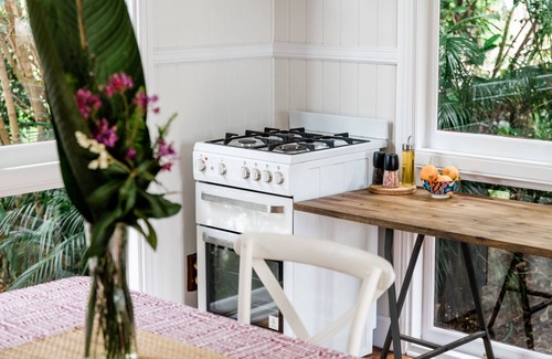 Mount Glorious Cabin | Maiala Park Lodge