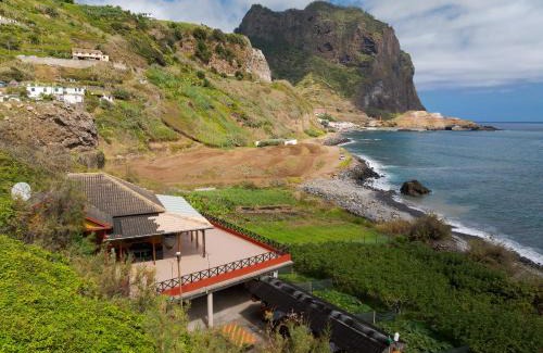 Porto da Cruz House | Maiata Beach House by HR Madeira