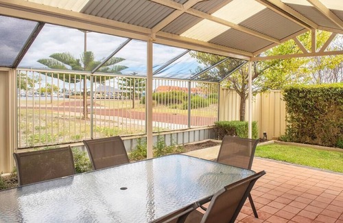 Geographe House | *Mainsail Views- Free WIFI*