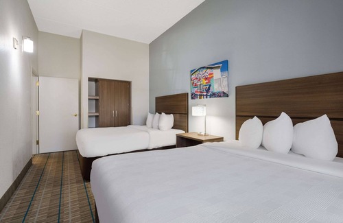 Wilmington Hotel | MainStay Suites Wilmington - University Area
