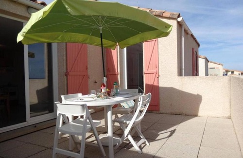 Saint-Pierre-la-Mer House | Maison à Saint Pierre la Mer avec Terrasse et Piscine 2 Étoiles - FR-1-229D-541