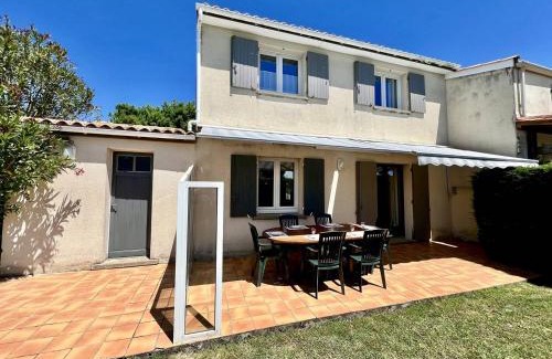 La Bree-les-Bains Villa | Maison 4 pièces 6 couchages La Brée Les Bains LBO000-071