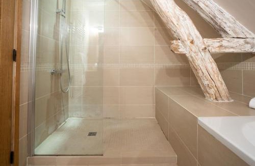 Saint-Amand-de-Coly Villa | Maison 5 étoiles luxe 6p piscine privée chauffée Lascaux
