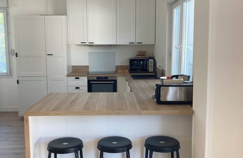 Saint-Georges-de-Didonne House | Maison 7 Chambres Avec Piscine , à 900m de la Plage !