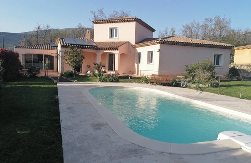 Saint-Vallier-de-Thiey House | Maison au Calme, Idéale Pour des Vacances en Toute Tranquillité