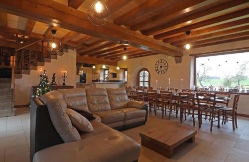 Ceauce House | Maison Authentique avec Jeu de Société, Terrasse et Jardin, Idéale pour Tribu - FR-1-497-142