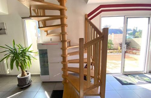 Pleumeur-Bodou House | Maison avec WIFI, jardin clos et terrasse, à 500m de la mer et du GR34, Île Grande - FR-1-368-13
