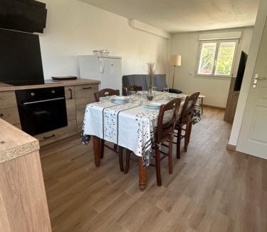 Puget-sur-Argens Apartment | Maison climatisée - piscine & parking inclus