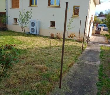 Montlucon House | Maison confortable à Montluçon avec Jardin clôturé
