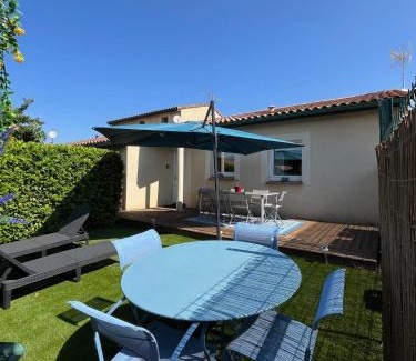 Muret House | Maison cosy clim jardin netflix