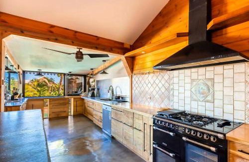 Le Portail House | Maison de 4 chambres avec piscine partagee jardin clos et wifi a Saint Leu