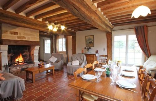 Crouttes House | Maison de caractère à Crouttes avec cheminée, animaux acceptés et WiFi - FR-1-497-19