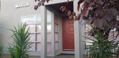 Broken Hill House | Maison de Chocolate