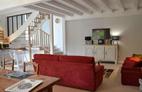Saint-Sulpice-de-Cognac House | Maison de vacances spacieuse à la campagne avec jardin clos, WIFI, vélos gratuits et équipements bébé. - FR-1-653-139