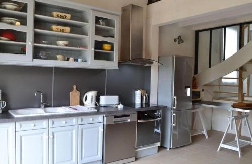 Saint-Sulpice-de-Cognac House | Maison de vacances spacieuse à la campagne avec jardin clos, WIFI, vélos gratuits et équipements bébé. - FR-1-653-139