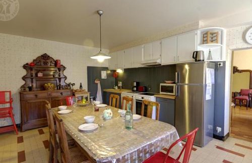 Saint-Symphorien-de-Lay House | Maison de charme avec jardin, 2 chambres, proche loisirs et nature, à 20 km de Roanne - FR-1-496-278