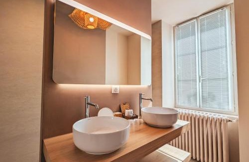 Chateauroux House | Maison de maître avec jardin, spa et parking au cœur de Châteauroux - FR-1-591-322