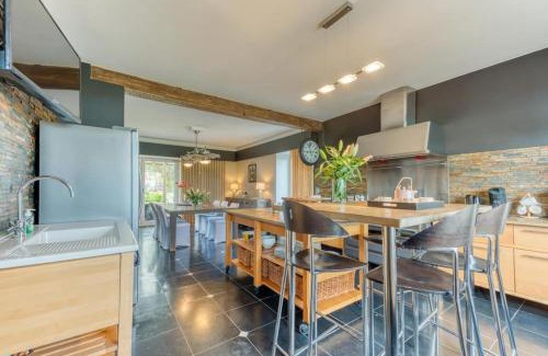 Lavacherie Villa | Maison de maitre logement entier, hot tub jacuzy