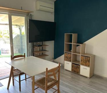 Forcalqueiret Apartment | Maison de vacances, piscine commune de mai à septembre