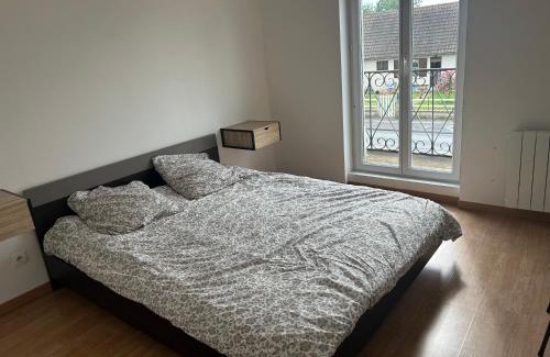Dange-Saint-Romain Apartment | Maison de ville 2 chambres