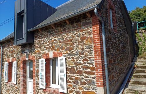 Binic House | Maison de ville cosy avec jardin, à 300 m de la plage & restaurants