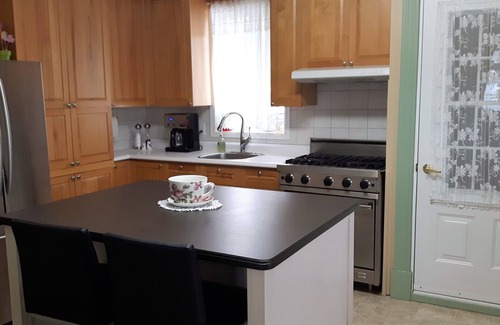 Cap-a-l'Aigle Bed & Breakfast | Maison des Lilas