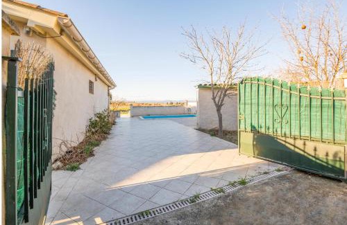 Ouveillan House | Maison des papillons