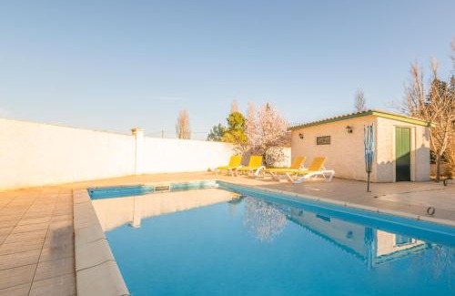 Ouveillan House | Maison des papillons