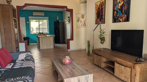 Pointe Aux Sables Apartment | Maison des Sables - Turquoise