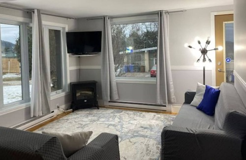 Sainte-Adele Apartment | Maison du Soleil